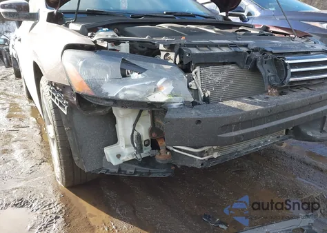 2013 Volkswagen Passat 2.5L Se z USA, uszkodzony, nr VIN 1VWBP7A36DC058170